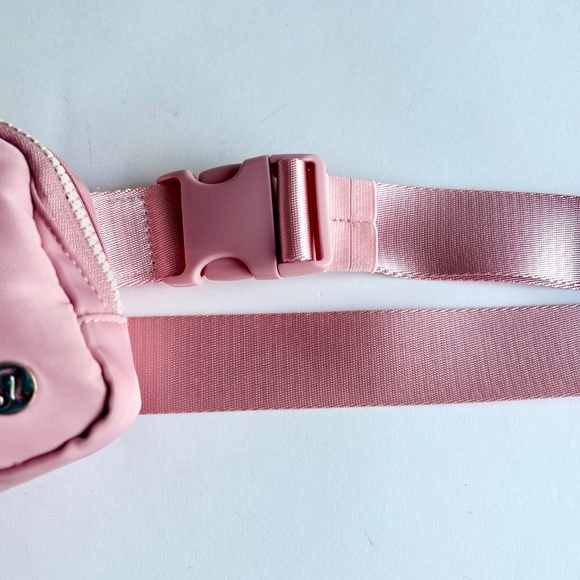 Lululemon Pink Nylon belt bag - Picture 11 of 15